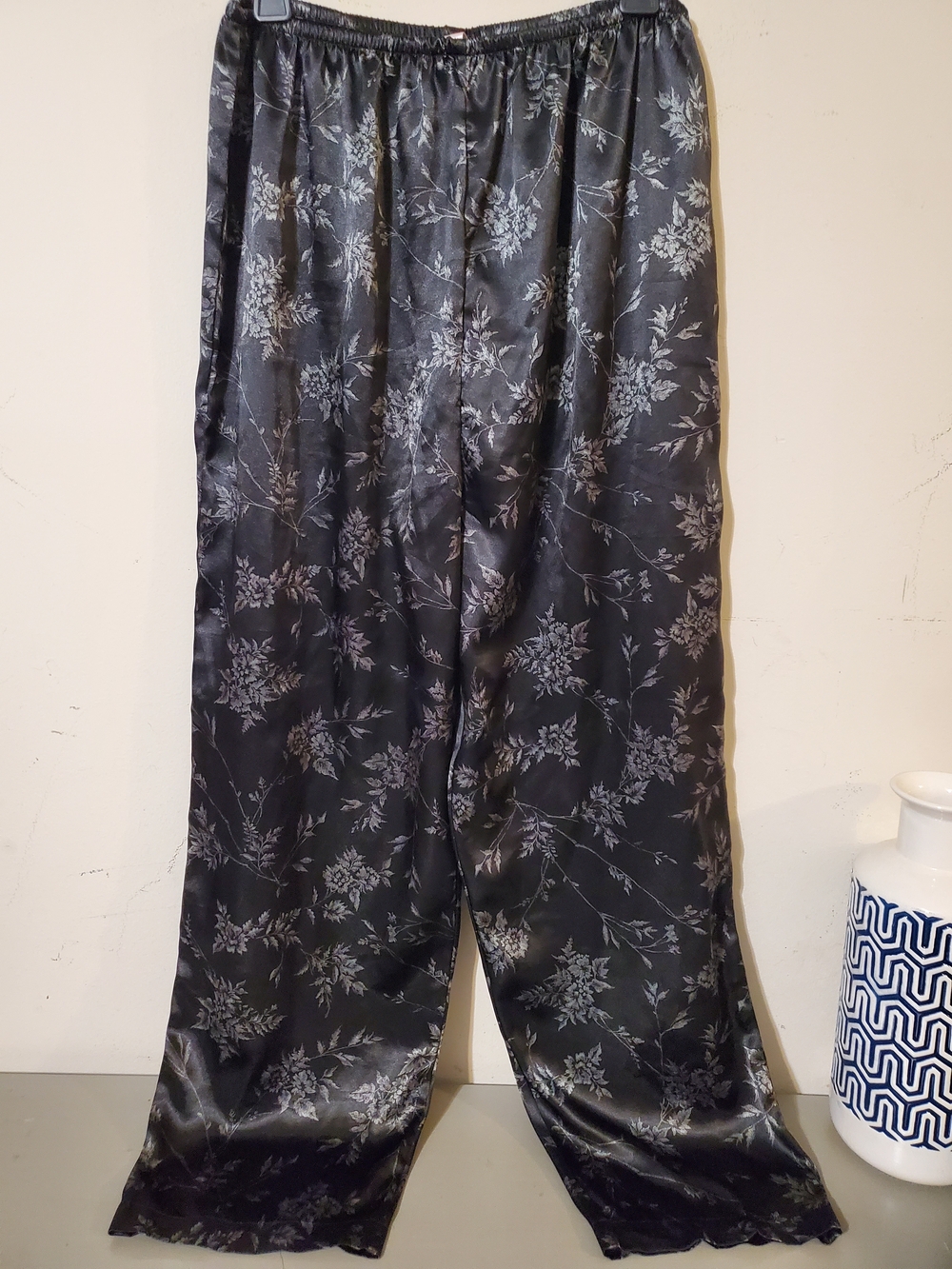 Vintage Victoria's Secret Black Satin Grey Metallic Floral Lounge Pants Sz Large